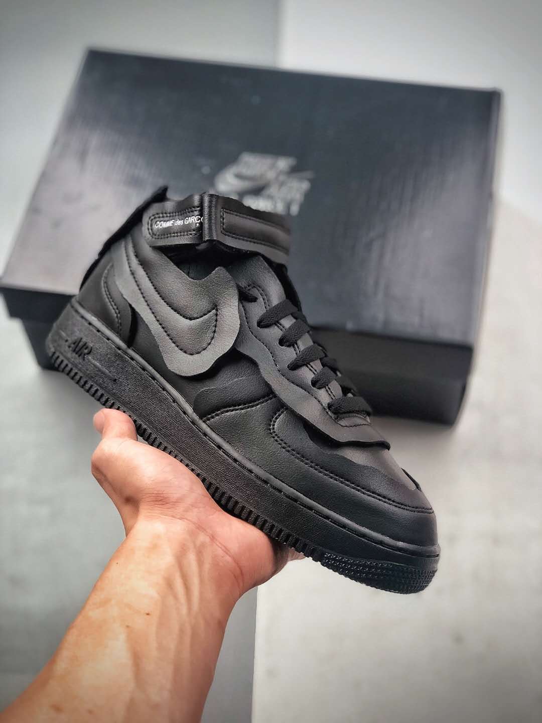 Nike Comme des Garçons x Air Force 1 Mid 'Triple Black' DC3601-001 - Stylish and Classic Black Sneakers