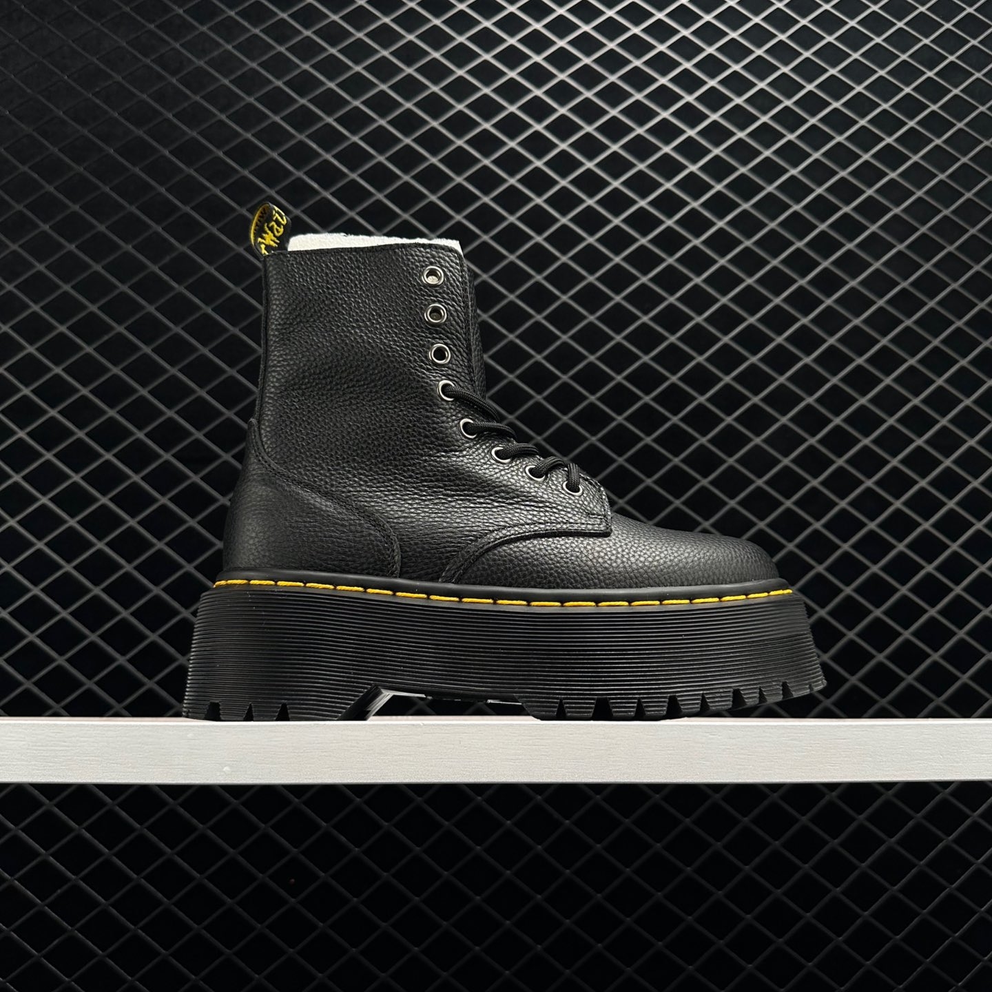 Dr. Martens Jadon III Pisa Leather Platform Boots Black - Elevate Your Style!