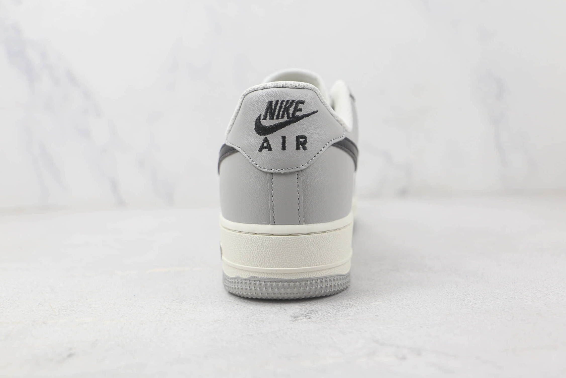 Nike Air Force 1 07 Low Soot White Grey Black Metallic Gold DO7417-991 - Stylish and Versatile Sneakers Nike Air Force 1 07 Low Soot White Grey Black Metallic Gold DO7417-991 - Stylish and Versatile Sneakers