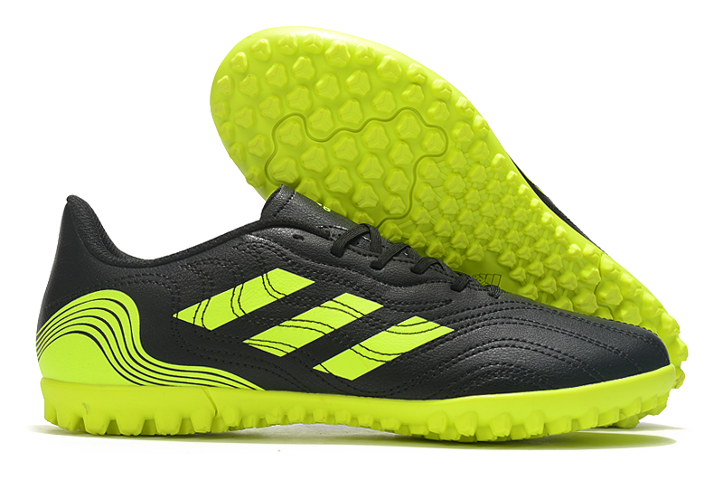 Adidas Copa Sense.4 TF: Optimal Performance and Control